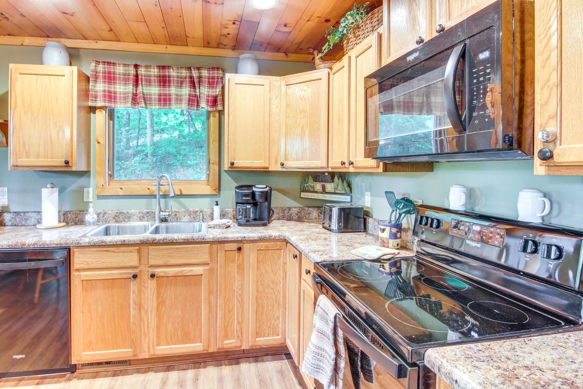Charming Fox Den Cabin In Whittier With Hot Tub! Екстер'єр фото
