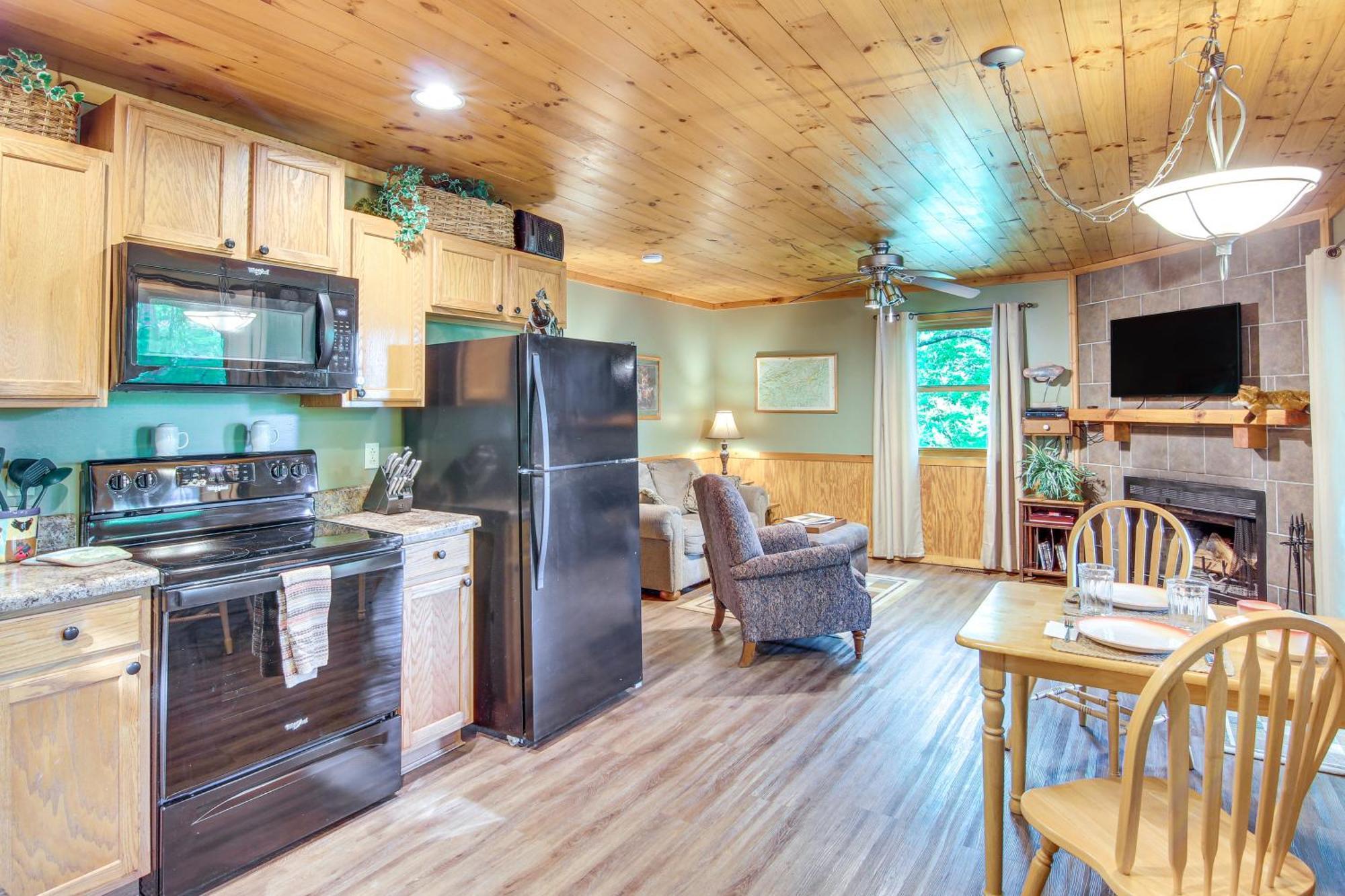 Charming Fox Den Cabin In Whittier With Hot Tub! Екстер'єр фото
